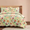 Full/Queen Lightweight Polyester Scalloped Edges Floral Quilt Set